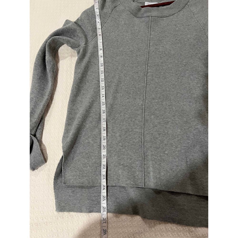 Liz Claiborne gray scoop neck sweater with slide slits at hips size Small - Picture 6 of 8
